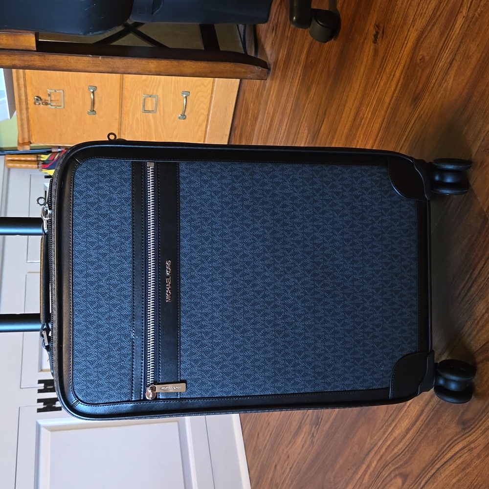 MICHAEL  Michael Kors small Trolley travel bag.  Black.
